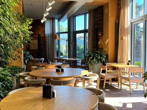 коммерческая по адресу Дмитрия Яворницкого просп. (Карла Маркса), 5