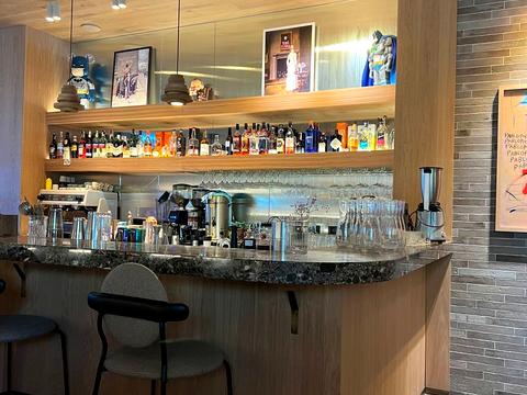 коммерческая по адресу Дмитрия Яворницкого просп. (Карла Маркса), 5