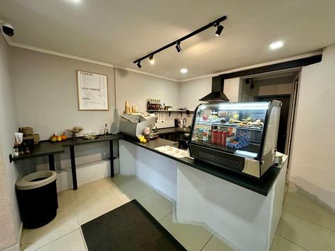 комерційна за адресою Богдана Хмельницького вул., 4 а