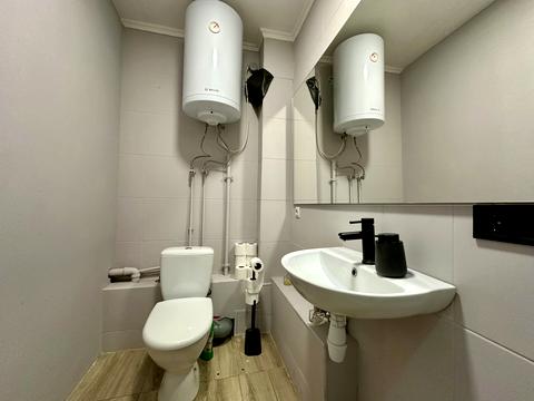 комерційна за адресою Богдана Хмельницького вул., 4 а