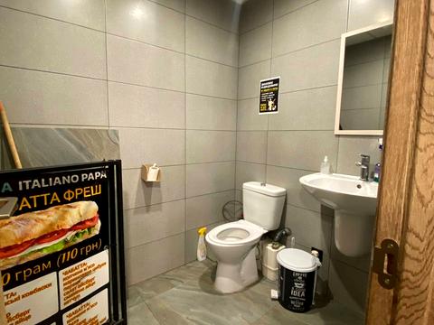 комерційна за адресою Проїзна вул., 24