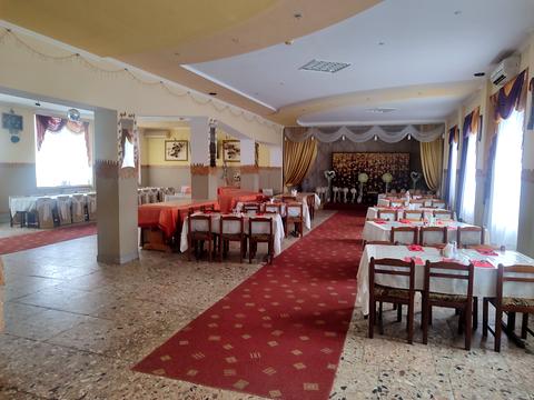 комерційна за адресою Петра Дорошенка вул., 19