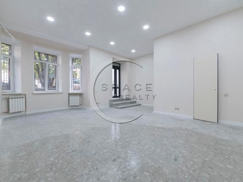 комерційна за адресою Малопідвальна вул., 21/8