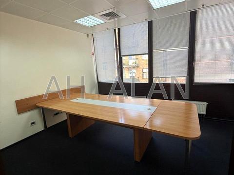 комерційна за адресою Тараса Шевченка бульв., 33-Б