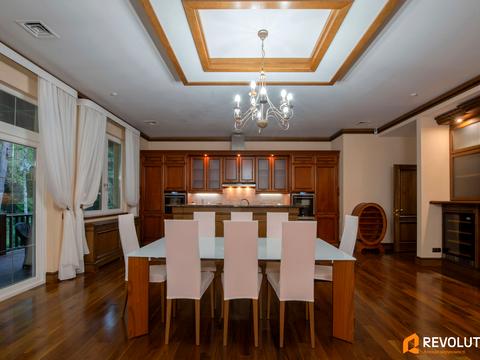 будинок за адресою с. Лебедівка, Набережна вул.