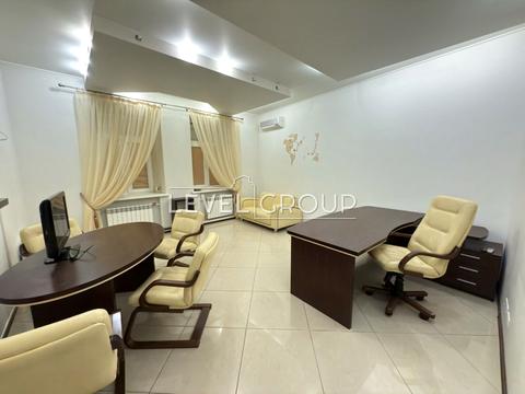 комерційна за адресою Шовковична вул., 18-Б