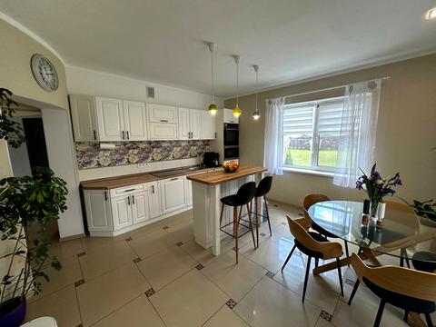 будинок за адресою Дачна