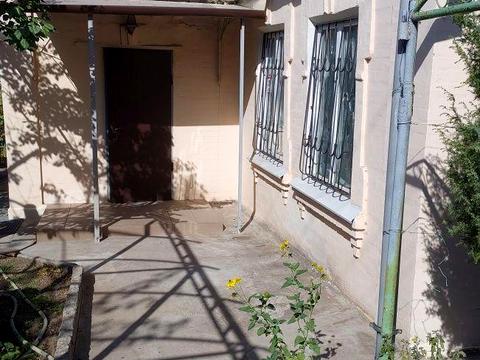 будинок за адресою Малахітова