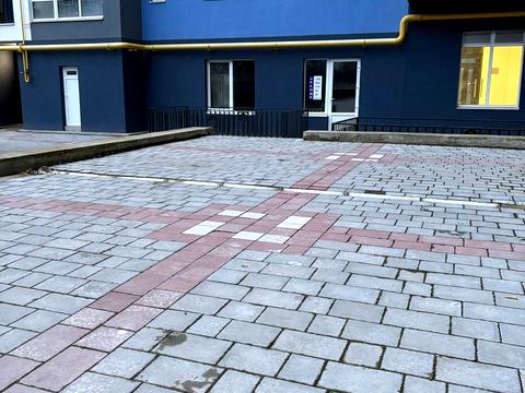 комерційна за адресою Княгинин вул., 44