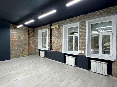 комерційна за адресою Різницька вул., 6