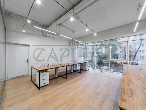 комерційна за адресою Василя Тютюнника вул. (Анрі Барбюса), 12