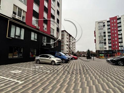 комерційна за адресою Покровська вул. (Радянська), 2-А