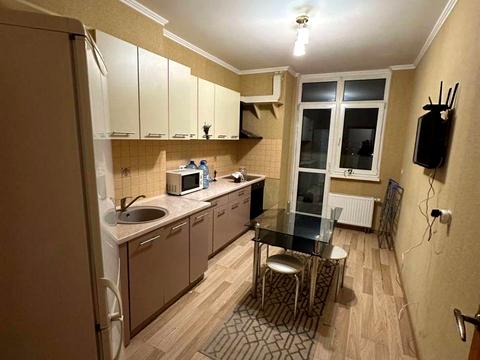 квартира за адресою Ревуцького вул., 7-В