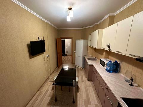 квартира за адресою Ревуцького вул., 7-В