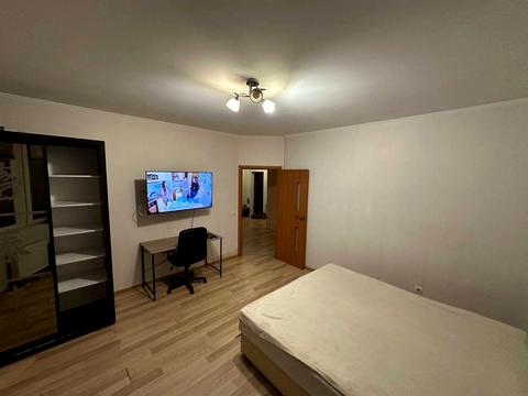 квартира за адресою Ревуцького вул., 7-В