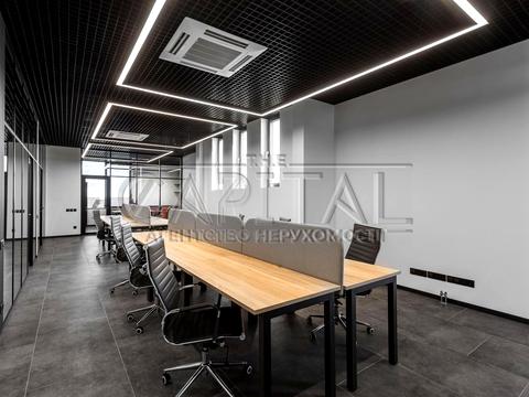 комерційна за адресою Андрія Верхогляда вул. (Михайла Драгомирова), 16