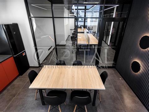 комерційна за адресою Андрія Верхогляда вул. (Михайла Драгомирова), 16