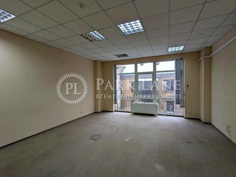 коммерческая по адресу Антоновича ул. (Горького), 33