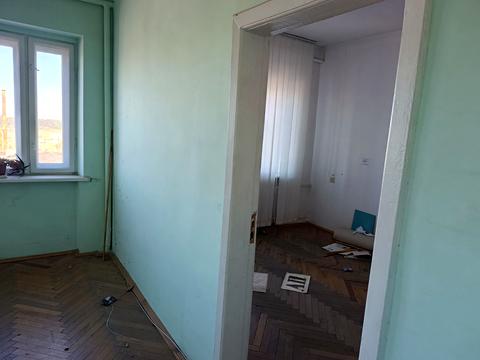 комерційна за адресою Конюшинна вул., 16