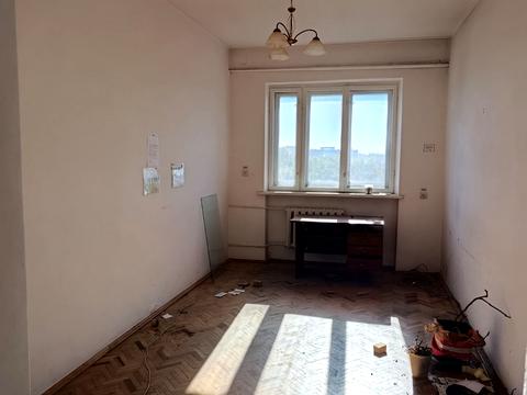 комерційна за адресою Конюшинна вул., 16