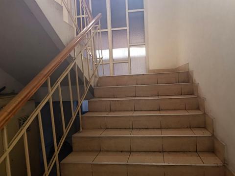 комерційна за адресою Конюшинна вул., 16