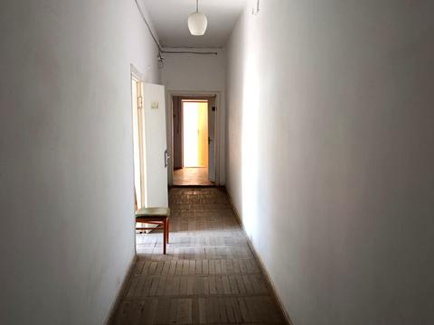 комерційна за адресою Конюшинна вул., 16