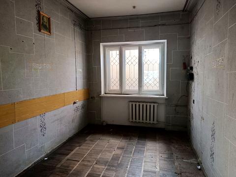 комерційна за адресою Конюшинна вул., 16