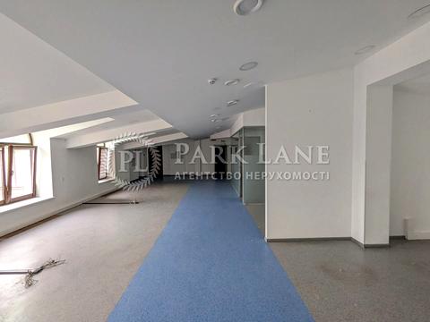 комерційна за адресою Верхній Вал вул., 22