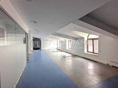 комерційна за адресою Верхній Вал вул., 22