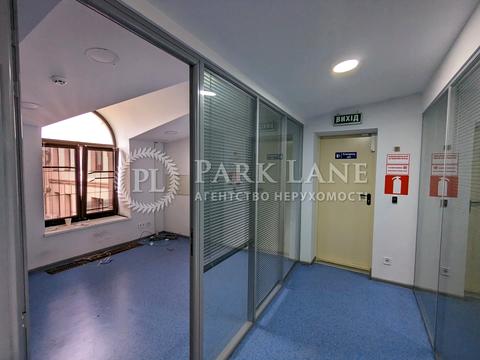 комерційна за адресою Верхній Вал вул., 22