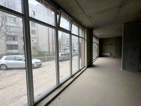 комерційна за адресою Леоніда Перфецького вул., 1