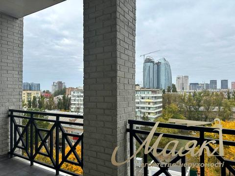 комерційна за адресою Миколи Міхновського бульв. (Дружби народів), 19-А