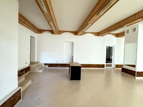 комерційна за адресою Галицька вул., 63