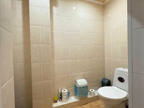 комерційна за адресою Галицька вул., 63