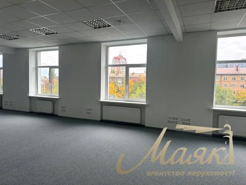 комерційна за адресою Миколи Міхновського бульв. (Дружби народів), 19