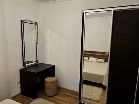 будинок за адресою Зореслава вул.