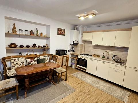 будинок за адресою Зореслава вул.