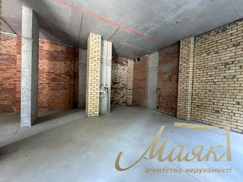 комерційна за адресою Любомира Гузара просп. (Космонавта Комарова), 11