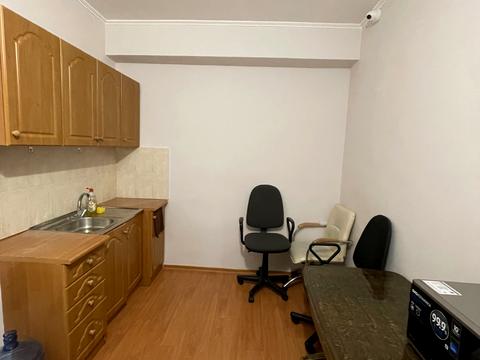 комерційна за адресою Тіниста вул., 15