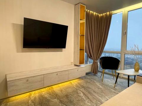 квартира за адресою Олега Мудрака вул. (Генерала Наумова), 1-Б