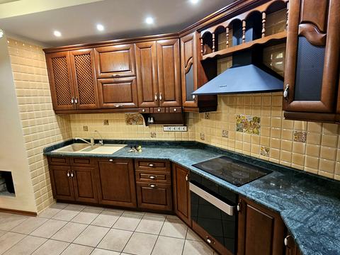 комерційна за адресою Київ, Велика Васильківська вул. (Червоноармійська), 72-А