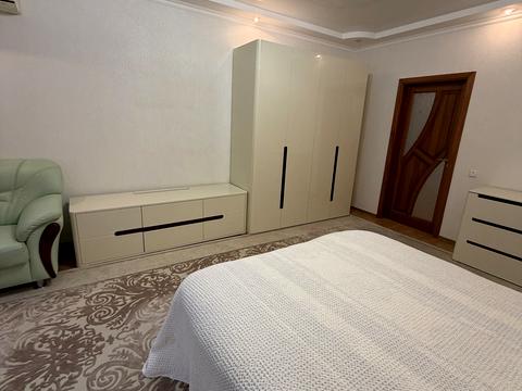 квартира за адресою Раїси Окіпної вул., 4