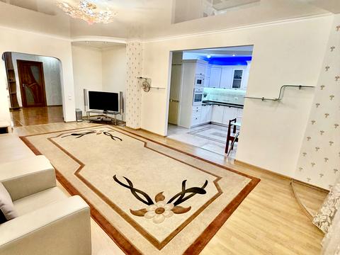 квартира за адресою Раїси Окіпної вул., 4