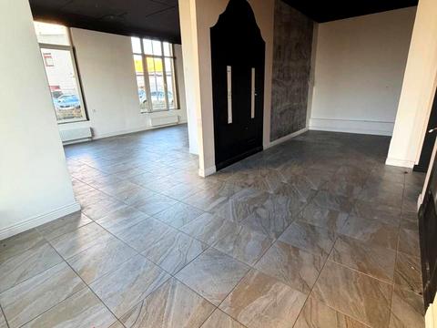 комерційна за адресою Дніпровська набережна вул., 16-Г