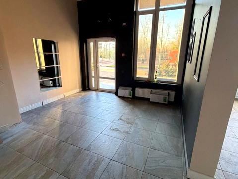 комерційна за адресою Дніпровська набережна вул., 16-Г