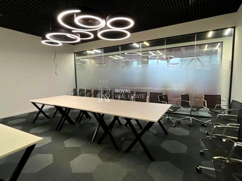 комерційна за адресою Лаврська вул. (Січневого Повстання), 16