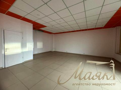 комерційна за адресою Дніпровська набережна вул., 16-Г