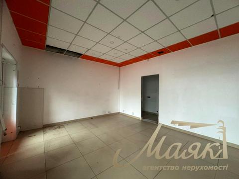 комерційна за адресою Дніпровська набережна вул., 16-Г