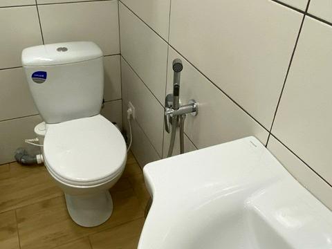 комерційна за адресою Волошкова вул., 1