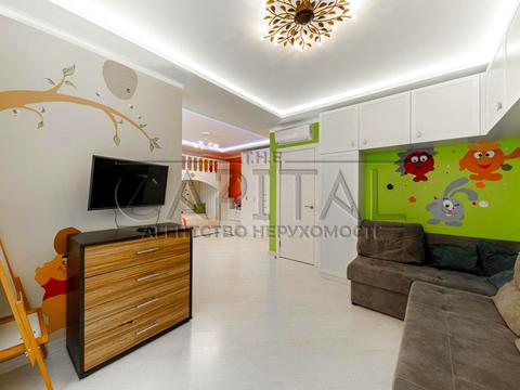 квартира за адресою Академіка Глушкова просп., 9-Д